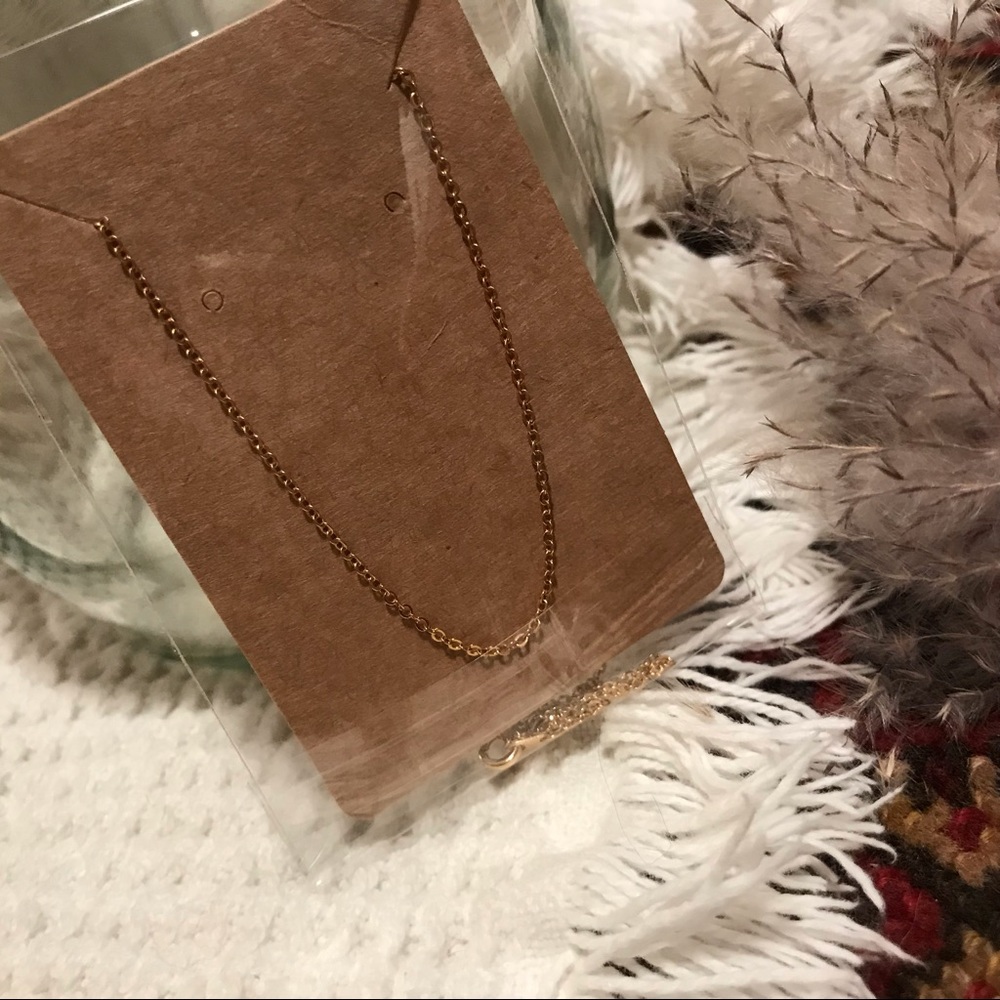 Bare gold chain